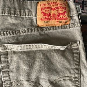 Levi’s beige 541 jeans 36x32